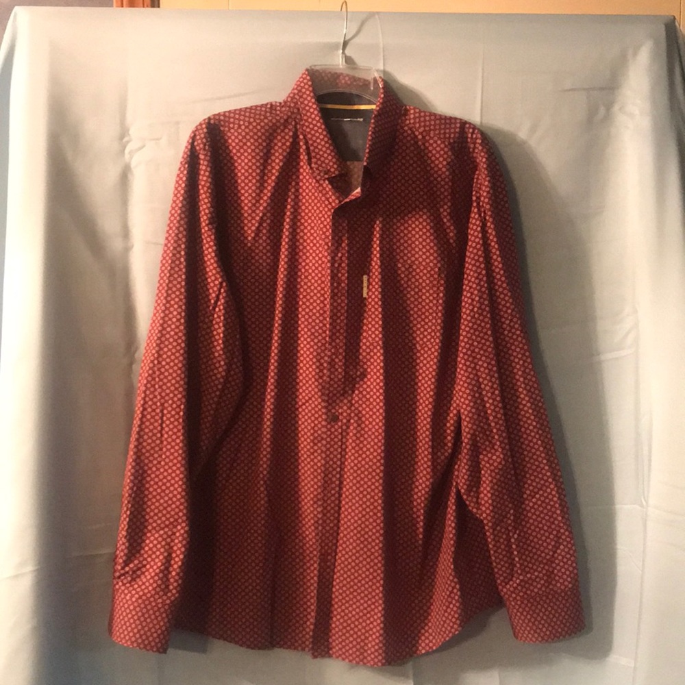Men’s XL LS Marc Ecko Dress Shirt. Maroon print